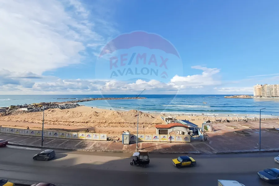 Mezzan for rent 419 m Sidi Beshr (beside Hilton - directly on the sea)