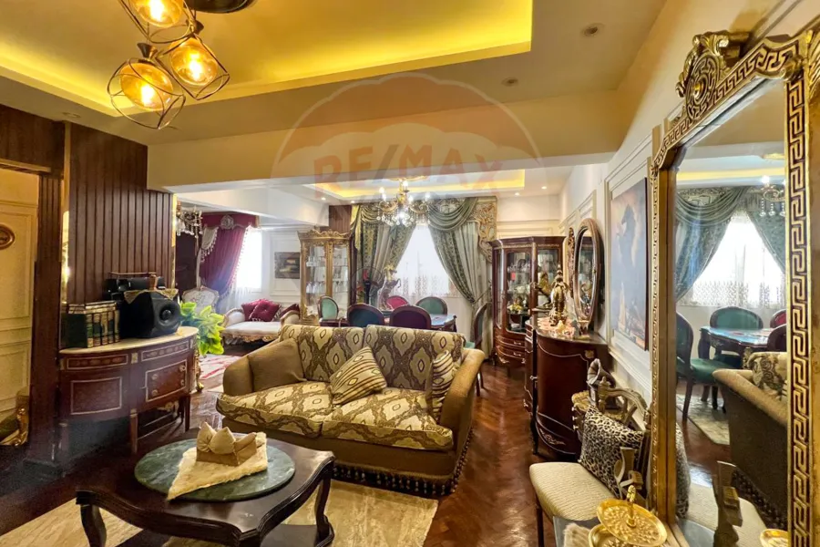 شقة للايجار المفروش127 م لوران (ش أبو قير)