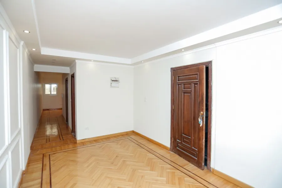Apartment For Sale 258m Zeznia ( Directly on Tram Station)