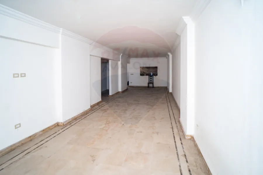 شقة للبيع 200 م الابراهيمية (شارع أبو قير مباشرة)