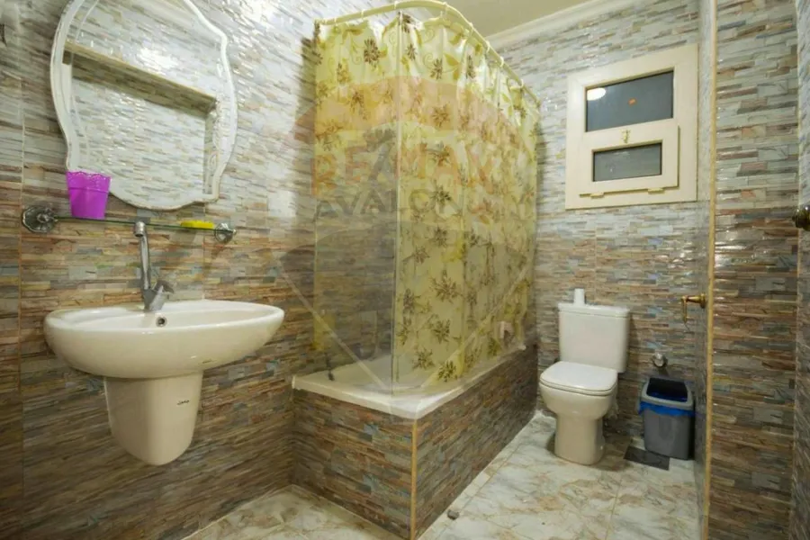 شقة للبيع 200 م سموحة (أبراج الصيادلة)