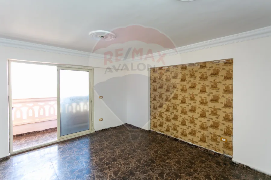 شقة للبيع 160 م المندرة ( ثاني عمارة من البحر )