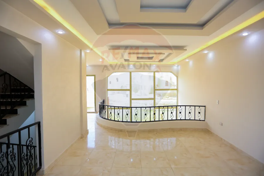 فيلا ستاند الون للبيع (بيرلا مارينا) 127 م