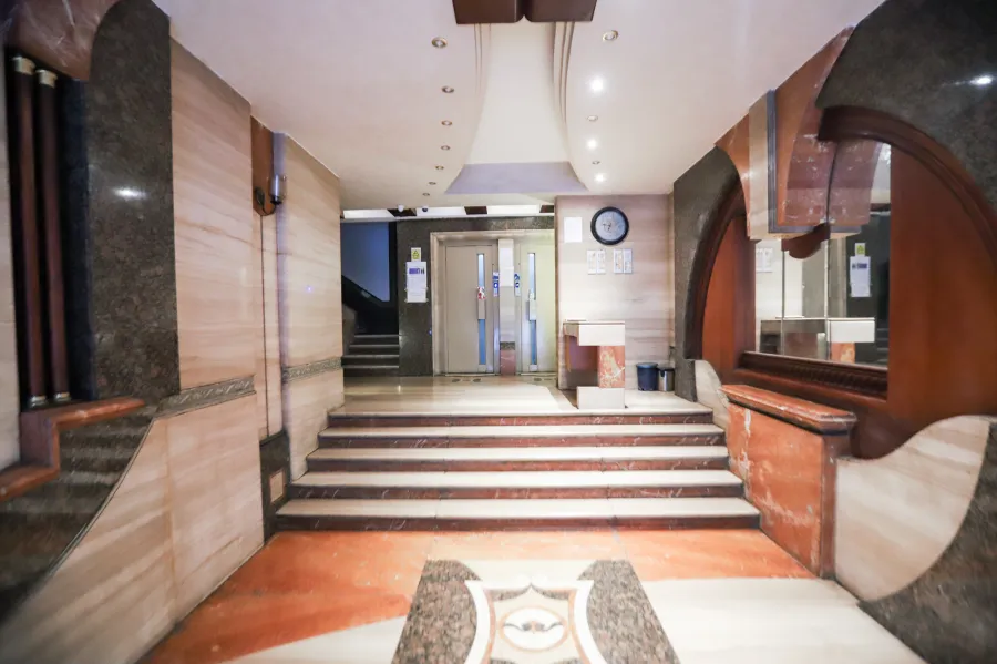 شقة للبيع 110م لوران ( 2 نمرة من البحر )