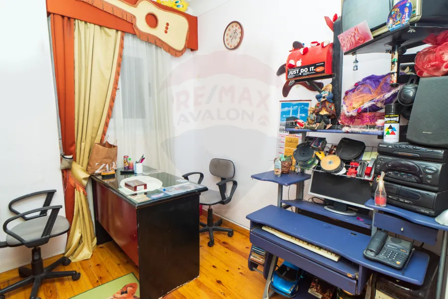 Apartment for sale 243 m Sidi Gaber (Steps from the Army Forces Hospital)