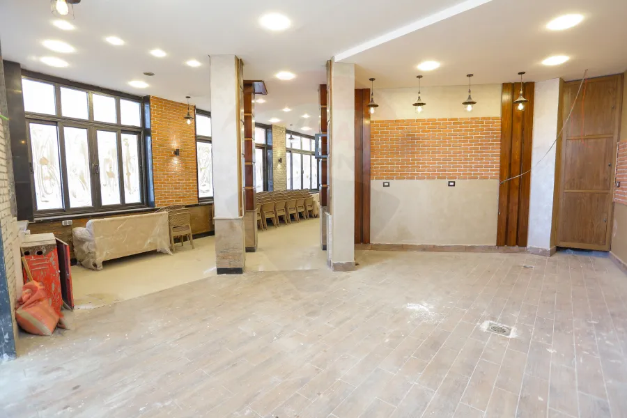 Store for sale 423 m + Mizzane 70 m Al-Mansheya (Direct on sea) - available for cafe or restaurant