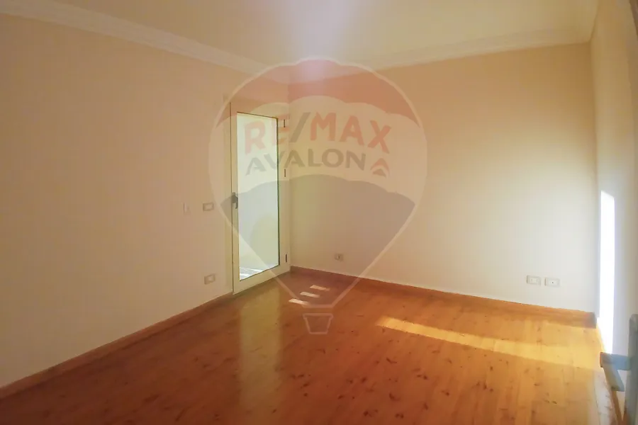 شقة للبيع 160 م لوران (ش عبد الحميد الديب)