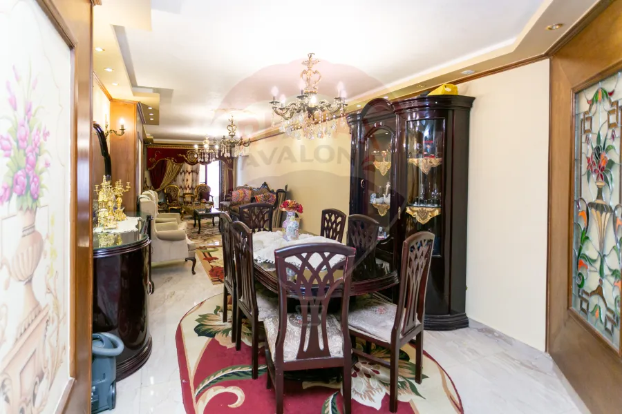 شقة للبيع  150 م كامب شيزار ( بجوار مستشفى الأنباتكلا )