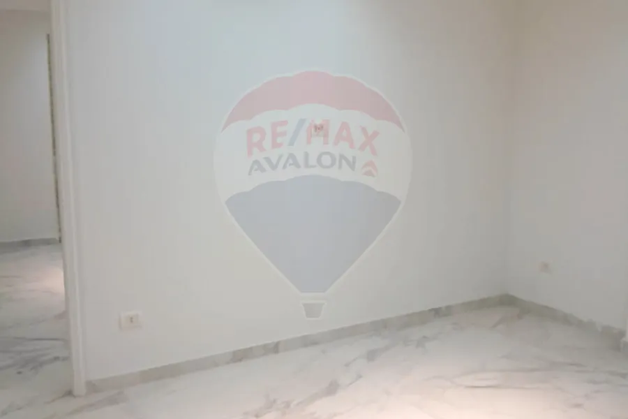 Administrative unit for rent 53 m Al-Azarita (Quota Land)
