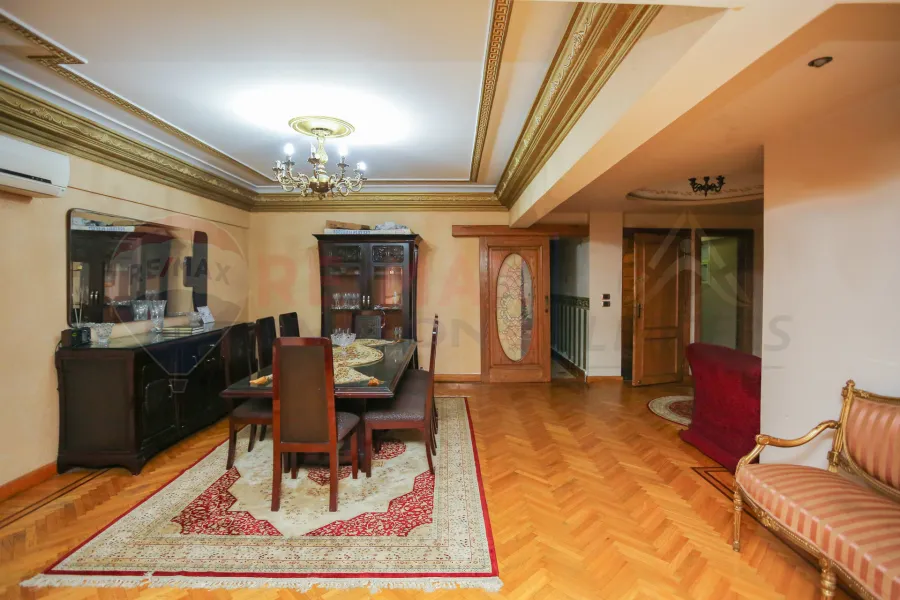 Apartment for sale 240 m Gleem (Mostafa Maher St.)