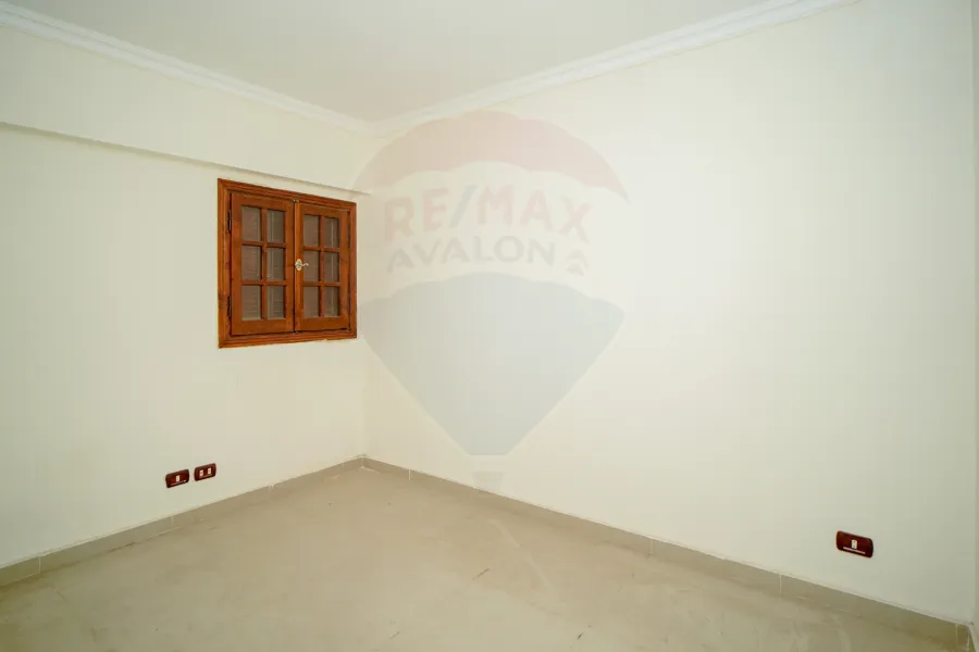 Apartment for Sale 135 m Louran (Steps from sea)