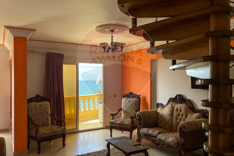 دوبلكس للبيع 190 م ميامي ( علي البحر مباشرة )