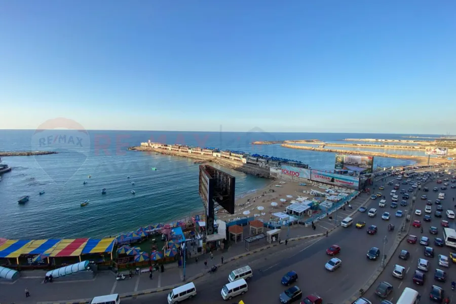 Apartment for sale 150 m Gleem (directly on the sea)