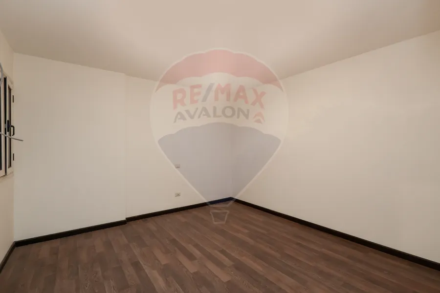 Apartment for sale 193 m Louran (directly on the tram - Brand Building)