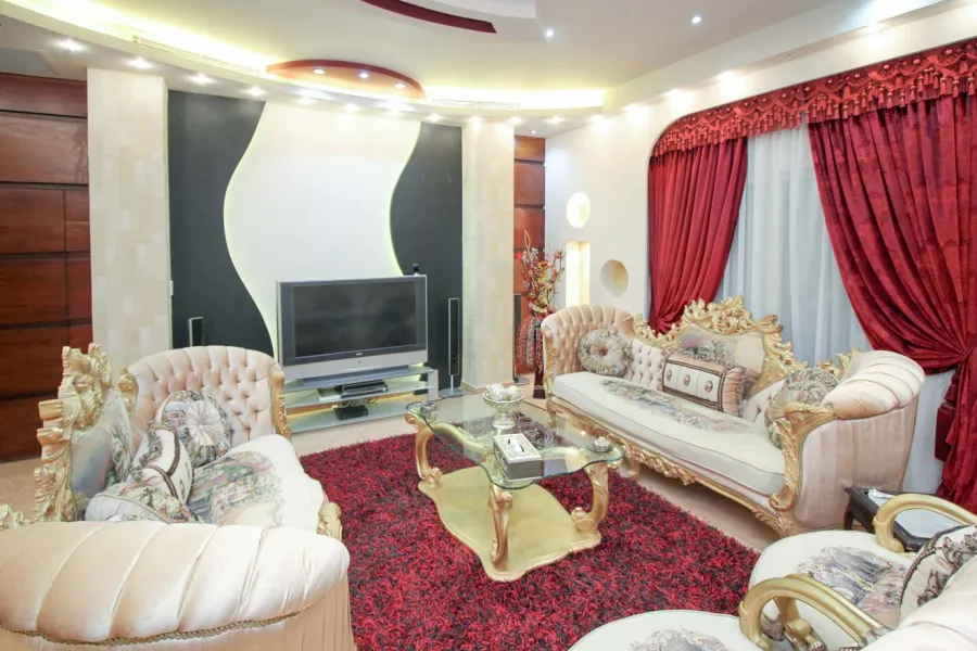 Stand Alone Villa 1050m for Sale Al Orouba Compound ( King Marriot ) 3 Floors