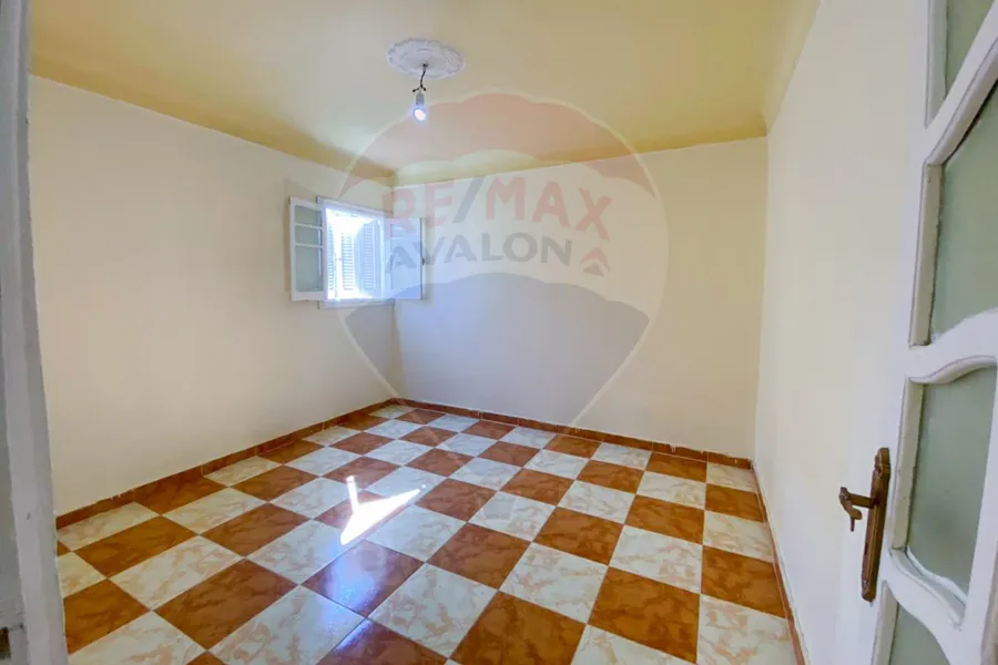 شقة للبيع 140 م سيدي بشر (ش جمال عبدالناصر)