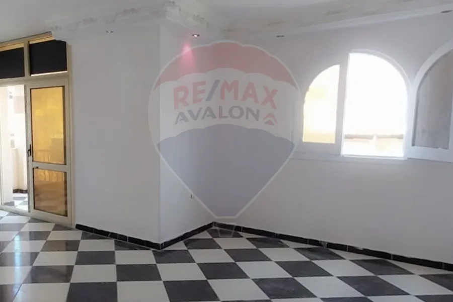 شقة للبيع 150 م زيزينيا (شارع ابوقير)