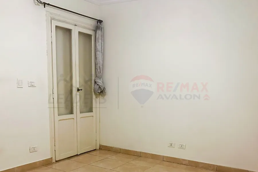 شقة للبيع 140 م سيدي جابر (بجوار مستشفي سيدي جابر العسكري)