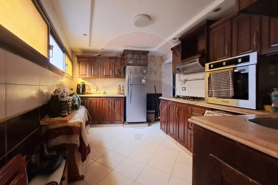 شقة للبيع 200 م سموحة (ش 302)