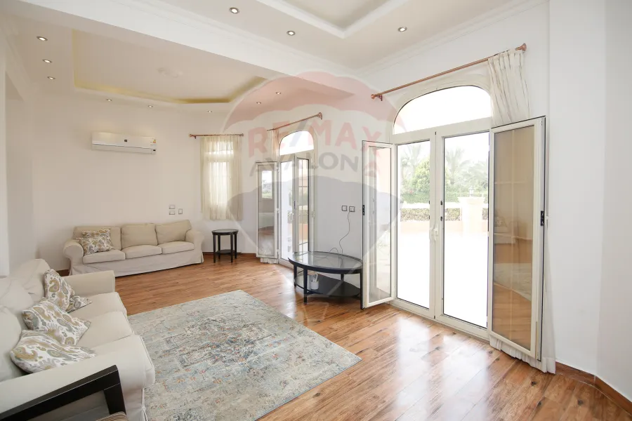 فيلا للايجار  المفروش  720م الساحل الشمالي (قرية فيردينيا الكيلو 39 -على بعد ١٠دقائق من كارفور العروبه الكينج مريوط)