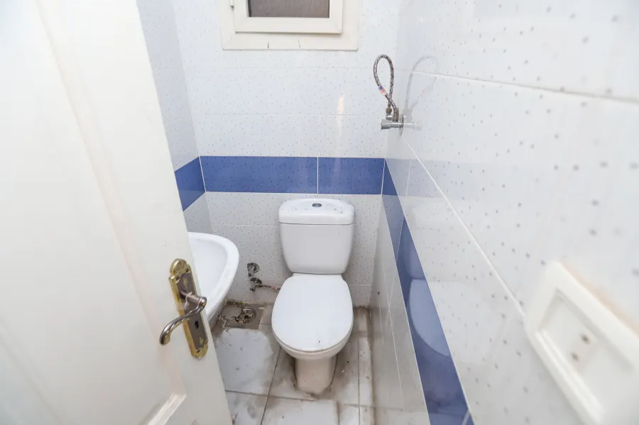 شقة للبيع 148م العصافرة بحرى (ش أحمد تيسير خطوات من البحر)