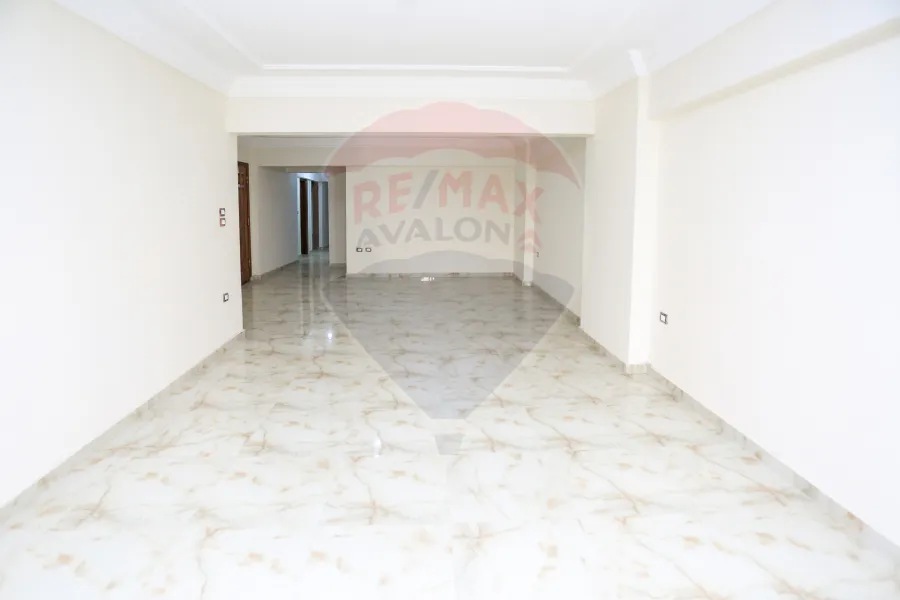 شقة للإيجار280 م جليم (خطوات من البحر)