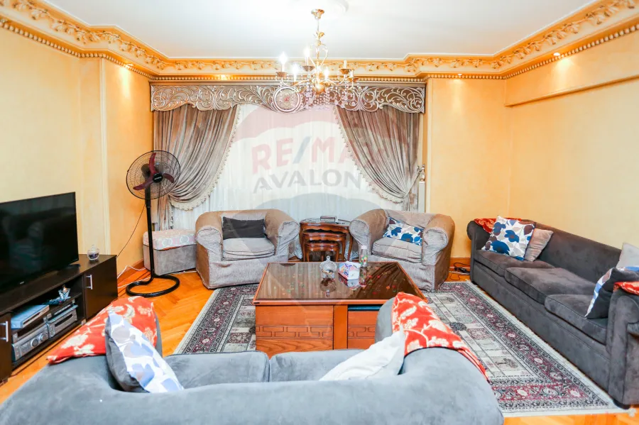 شقة للبيع 135 م سموحة (المربع الذهبي)