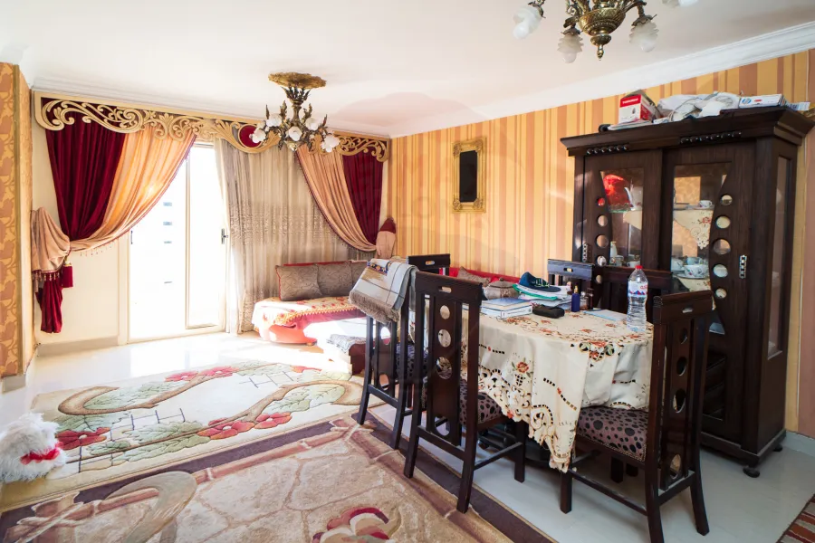 شقة للبيع 135 م محرم بك  (شارع الفردوس)