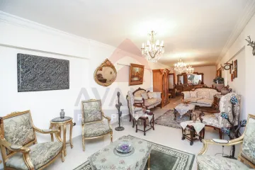 شقة  للبيع 177 م  سموحة ( شارع الريادة تقسيم الهلال )