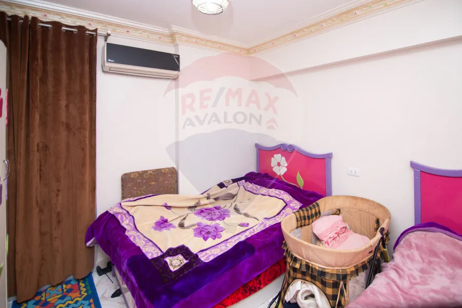 شقة للبيع 120 م  المندرة  (ش جمال عبدالناصر الرئيسي)