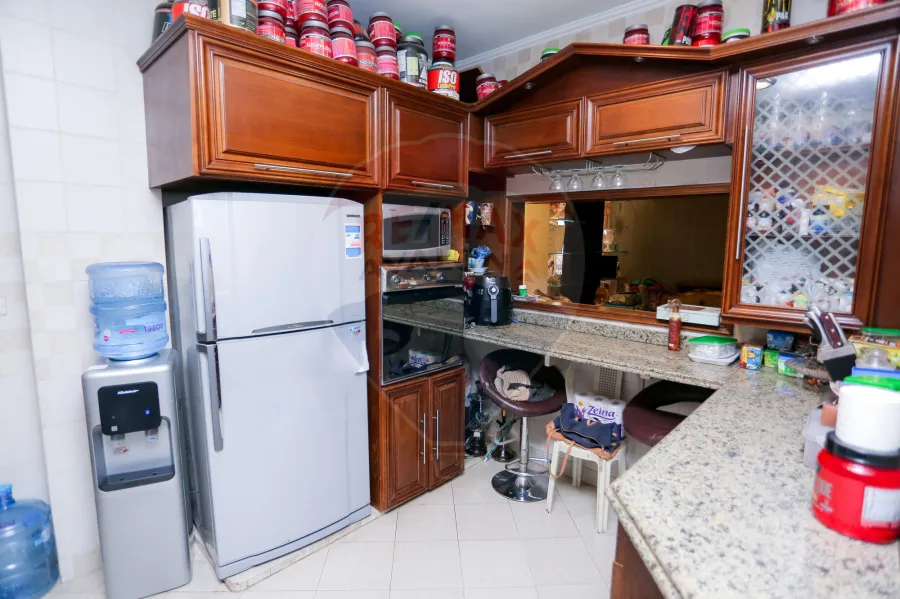 شقة للبيع 205 م سموحة (ميدان فيكتور عمانوئيل مباشرة- عمارة براند)