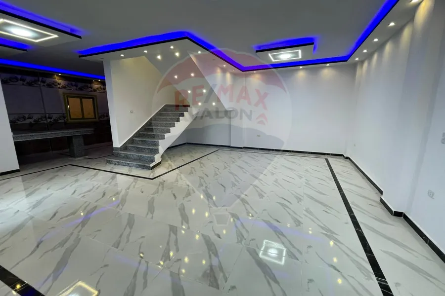 فيلا مسجلة للبيع 300 م كينج مريوط (ش عمر المختار)