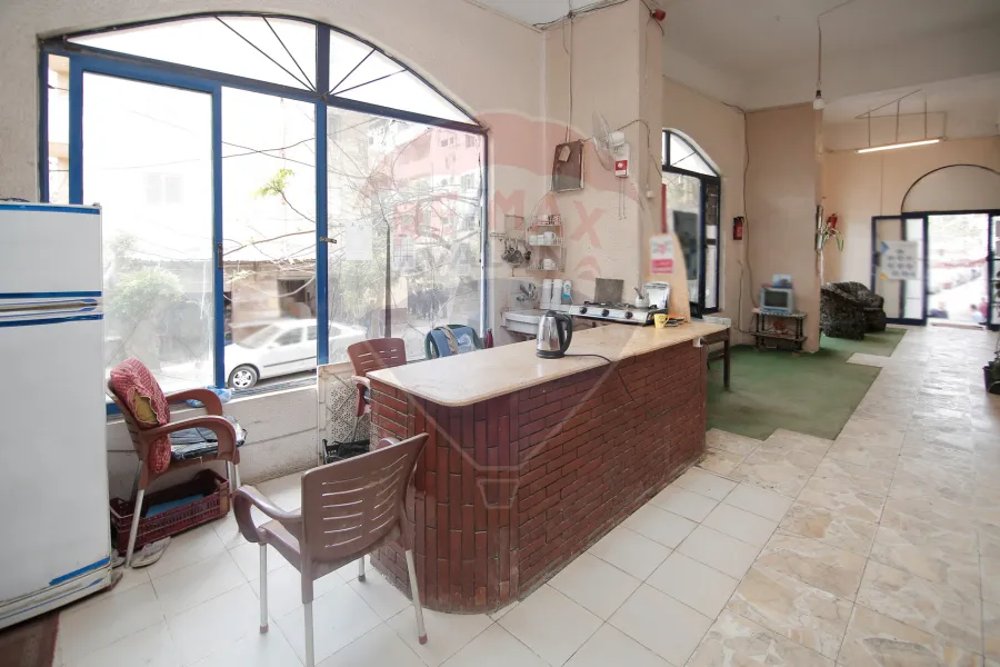 مقر إداري للإيجار 250 م المنتزة (أمام قصر المنتزة)