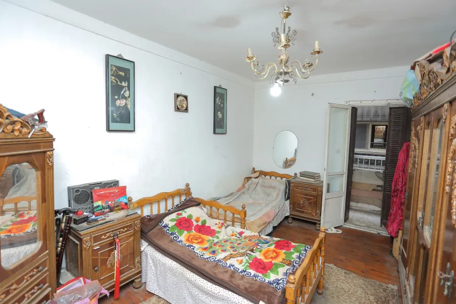 شقة للبيع 95م زيزينيا (بجوار فنون جميلة)