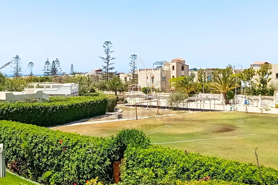 فيلا ستاند الون للبيع (قرية البنوك - الساحل) 400 م