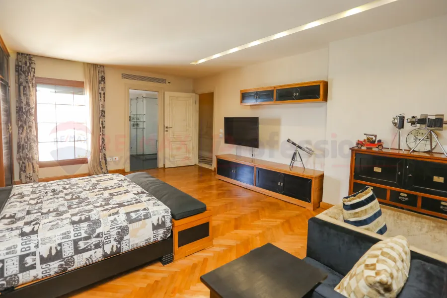 Apartment for sale 600 m San Stefano (Al-Nahhas Building - directly on the sea)