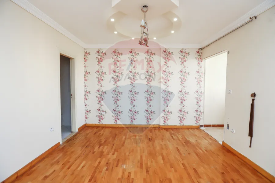 شقة للبيع 200 م كفر عبده ( ش سكينة بنت حسين)