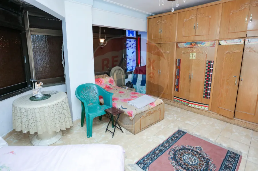 شقة للبيع 160م كفر عبده ( ش خليل الخياط )