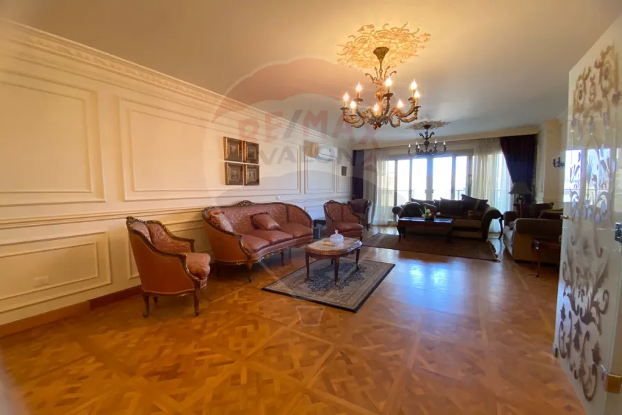 شقة للايجار المفروش 270 م سموحة (ش بهاء الدين الغتوري)