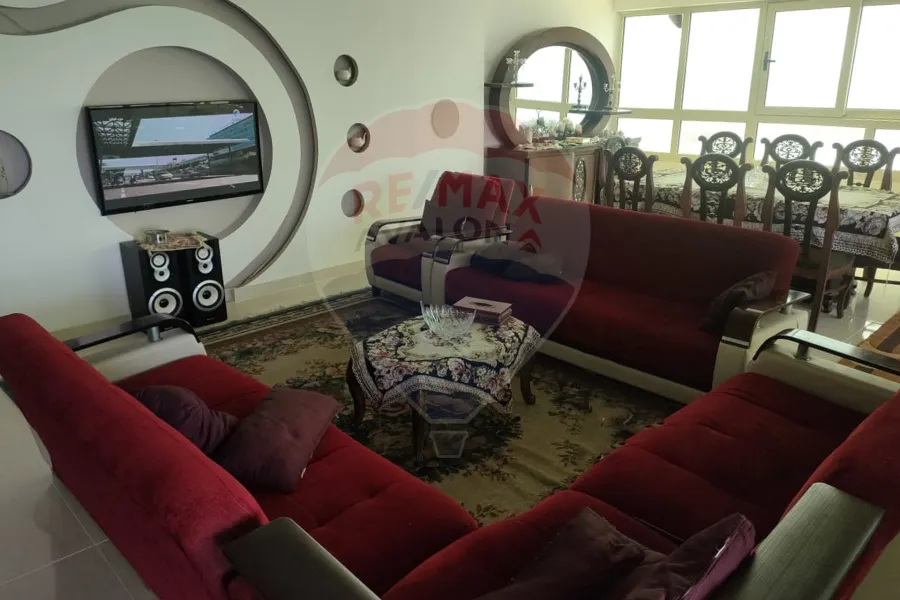 شقه للبيع 330 م الابراهيمية (تاني نمرة من البحر)