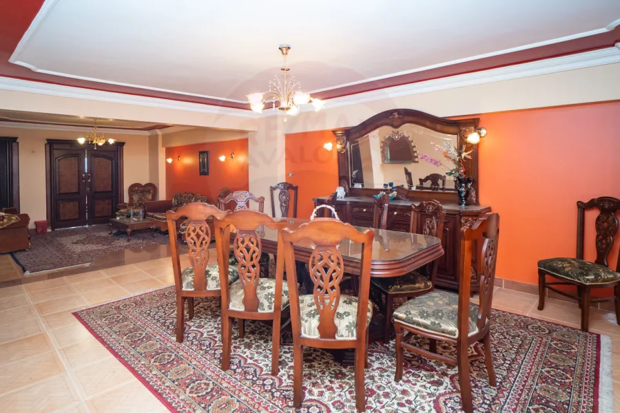 شقة للبيع 150 م ميامى (ش جمال عبد الناصر - امام الاكاديميه)