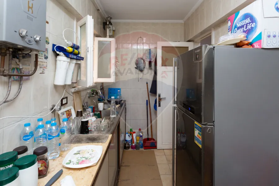 شقة للبيع 300 م سموحة (ش الطيار محمود شكري)