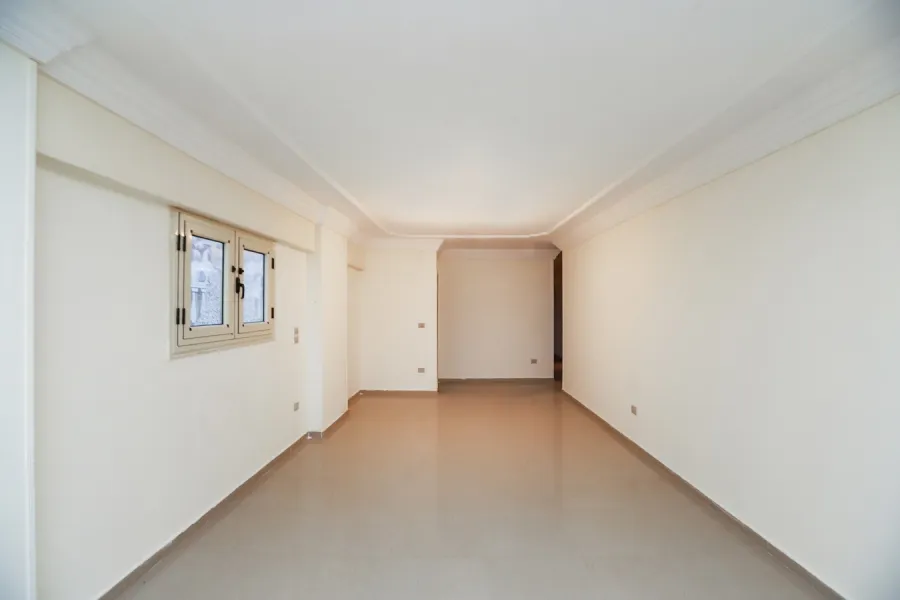 شقة للبيع 170م سيدي بشر (ابراج توماس بجوار شركة الكهرباء)