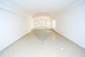 شقة للبيع 190م جليم (شارع ابوقير الرئيسي)