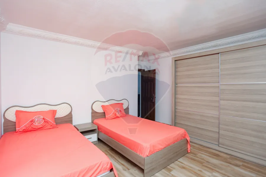 شقة للبيع 207 م جليم  (بالقرب من البحر)