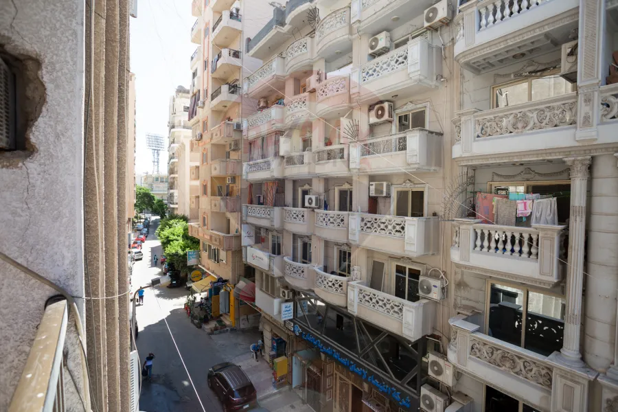 شقة للإيجار المفروش 240 م الحي اللاتيني (خطوات من ش فؤاد الرئيسي)