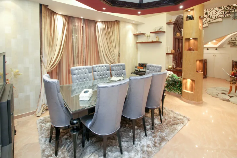 Stand Alone Villa 1050m for Sale Al Orouba Compound ( King Marriot ) 3 Floors