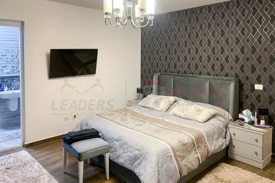 شقه للبيع 193 م سموحة (كومباوند الصيادلة - امام نادى الاتحاد)