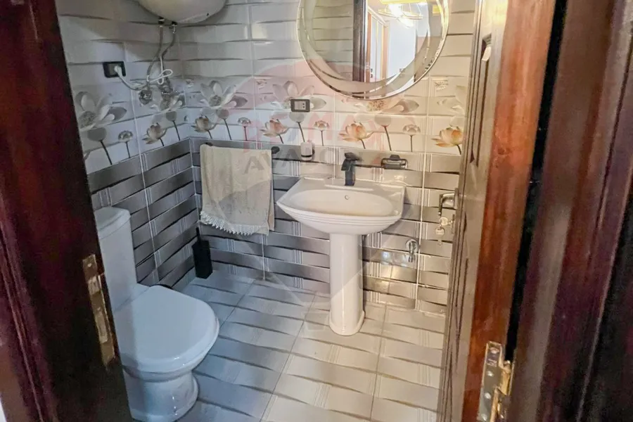 شقة مرخصة للبيع 130 م محرم بك (علي الترام مباشرةّ - عمارة براند)