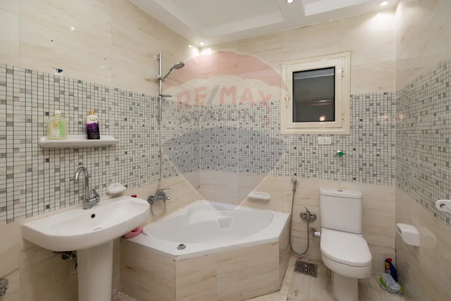 شقة للبيع 220 م سيدي بشر (طريق الجيش)